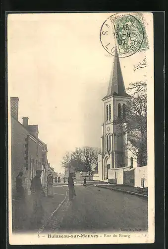 AK Huisseau-sur-Mauves, Rue du Bourg, Strassenpartie