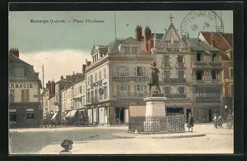 AK Montargis, Vue sur Place Mirabeau, le Monument