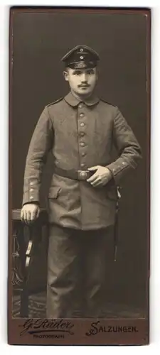 Fotografie G. Räder, Salzungen, Soldat in Uniform
