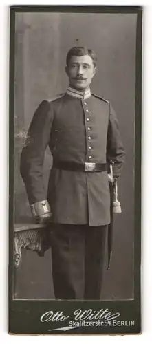 Fotografie Otto Witte, Berlin, Soldat in Uniform