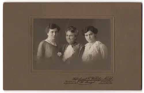 Fotografie H. Menzel, Coblenz, Portrait Dora Engel mit Töchtern Paula und Anna