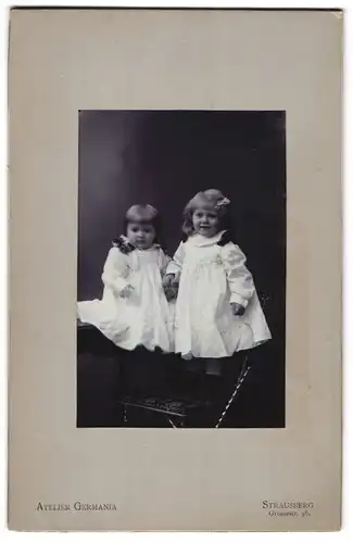 Fotografie Atelier Germania, Strausberg, Geschwister im weissen Kleid