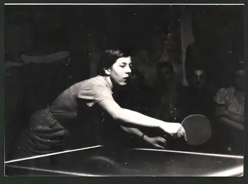 Fotografie Trude Pritzi aus Wien - Grossdeutsche Tischtennismeisterin