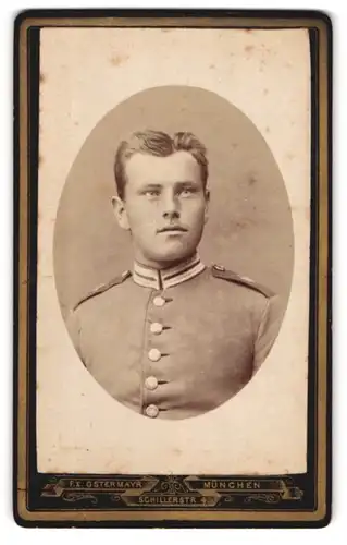 Fotografie F. X. Ostermayr, München, Brustportrait Soldat in Uniform