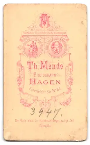 Fotografie Th. Mende, Hagen, Portrait charmanter Herr in modischer Kleidung