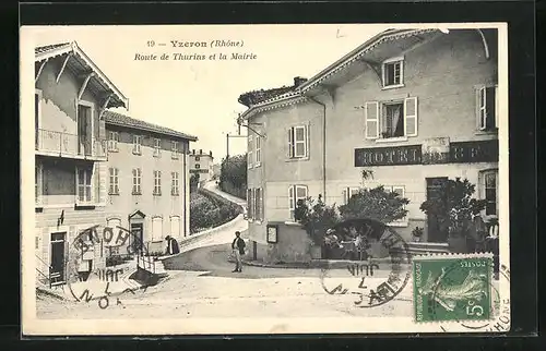 AK Yzeron, Route de Thurins et la Mairie