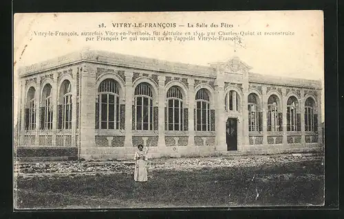 AK Vitry-le-Francois, La Salle des Fêtes