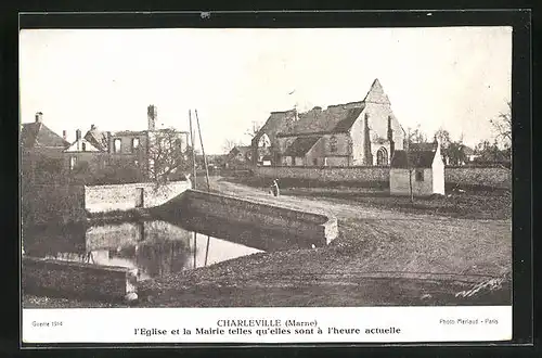 AK Charleville, L`Eglise et la Mairie telles qu`elles sont à l`heure actuelle