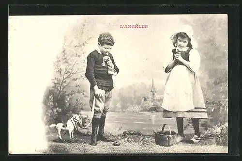 AK L`Angélus, Kleiner Junge mit Spielzeugpferd und Mädchen am Ufer