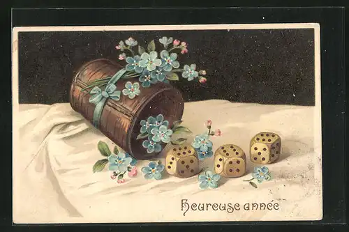 Präge-AK Würfelbecher mit Blumen und Würfeln, Neujahrsgruss