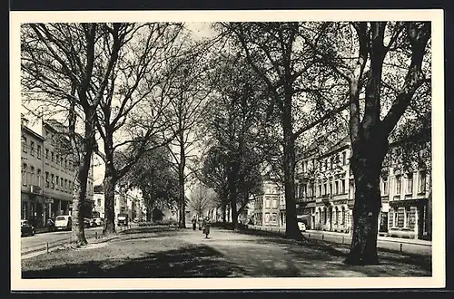 AK Krefeld, Strassenpartie mit Autos