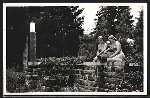 AK Villingen / Schwarzwald, Kurpark mit Mädchen-Statue