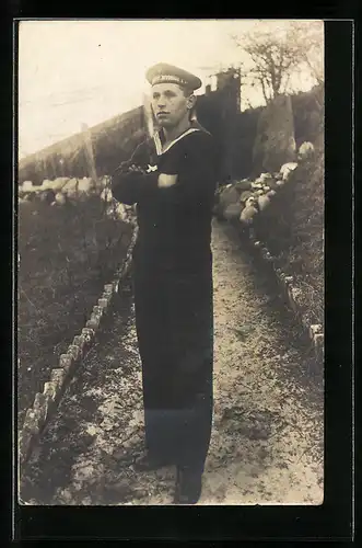 AK Marinesoldat mit Mützenband der 1. Werft-Division