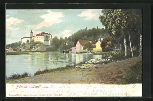 AK Ledec nad Saz., Uferpartie mit Blick zum Schloss
