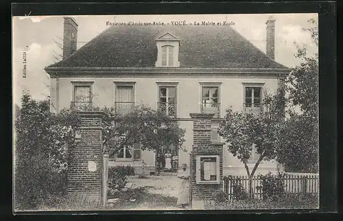 AK Voué, La Mairie et Ecole