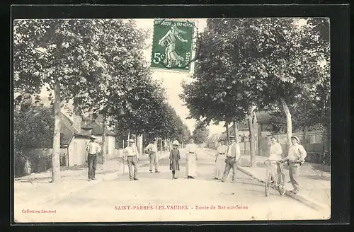 AK Saint-Parres-les-Vaudes, Route de Bar-sur-Seine