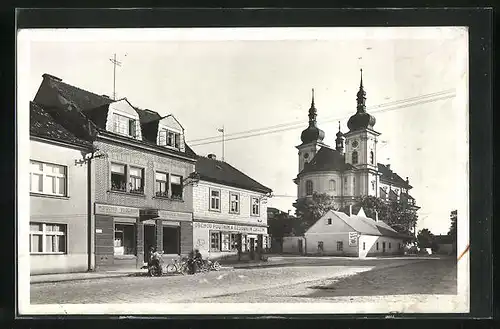 AK Alt Bunzlau / Brandeis (NL), Platzansicht mit Kirche