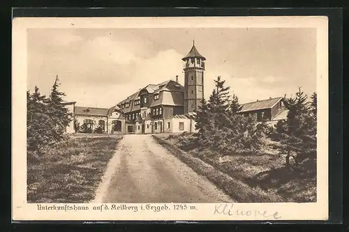 AK Keilberg, vor dem Unterkunftshaus mit dem Aussichtsturm