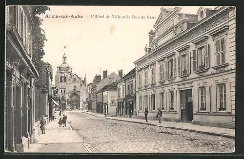 AK Arcis-sur-Aube, L`Hotel de Ville et la Rue de Paris