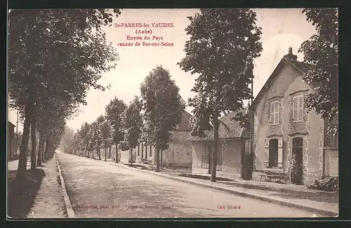 AK St-Parres-les-Vaudes, Entrée du Pays venant de Bar-sur-Seine