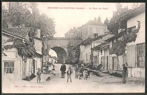 AK Brienne-le-Chateau, Le Rue du Pont