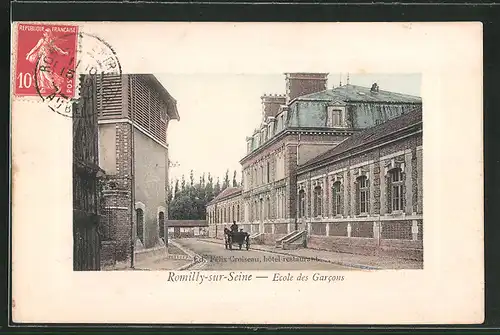 AK Romilly-sur-Seine, Ecole des Garcons