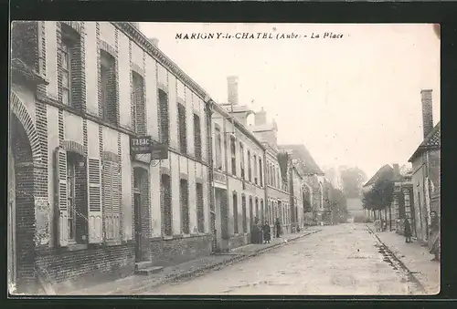 AK Marigny-le-Chatel, La Place