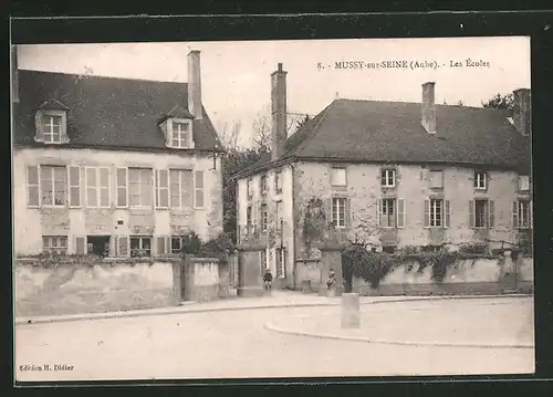 AK Mussy-sur-Seine, les Écoles