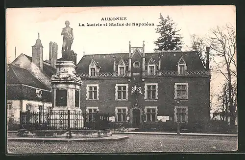 AK Auxonne, La Mairie et Statue de Napoléon