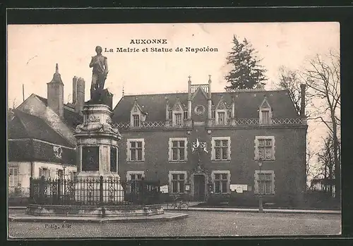 AK Auxonne, La Mairie et Statue de Napoléon