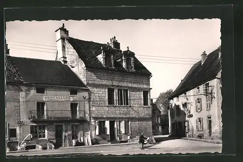 AK Baigneux, La Maison aux Cariatides