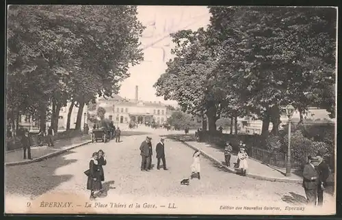 AK Épernay, La Place Thiers et la Gare