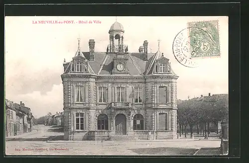 AK La Neuville-au-Pont, Hôtel de Ville