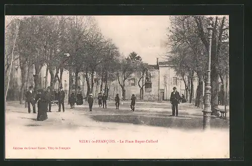 AK Vitry-le-Francois, La Place Royer-Collard