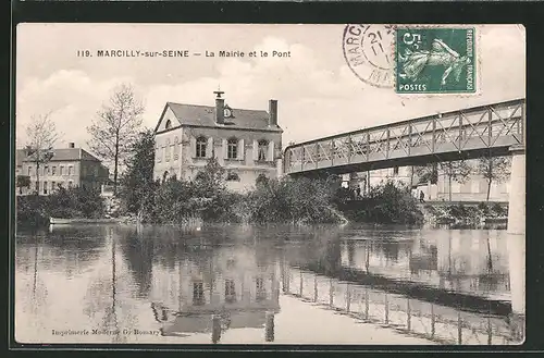 AK Marcilly-sur-Seine, La Mairie et le Pont