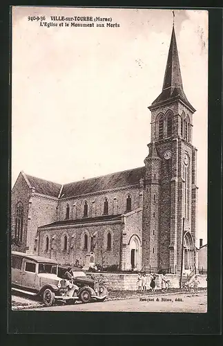 AK Ville-sur-Tourbe, L`Eglise et le Monument aux Morts