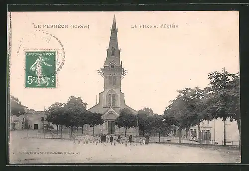 AK Le Perréon, La Place et l`Eglise