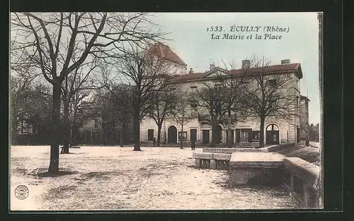 AK Écully, La Mairie et la Place