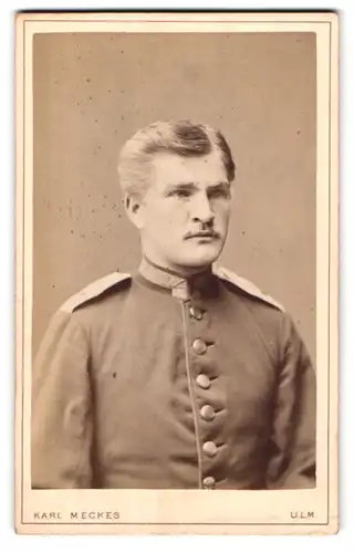 Fotografie Karl Meckes, Ulm, Deutscher Soldat in Uniform