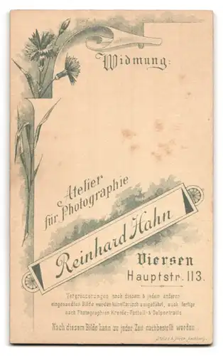 Fotografie Reinhold Hahn, Viersen, Portrait Frau in hübscher Bluse