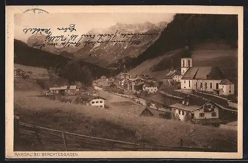 AK Ramsau bei Berchtesgaden, Ortsansicht mit Kirche und Bergen