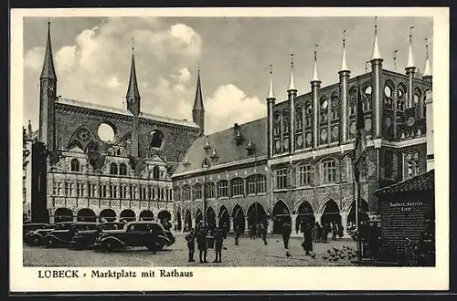 AK Lübeck, Marktplatz mit Rathaus und Autos