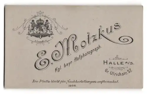 Fotografie E. Motzkus, Halle / Saale, Gr. Ulrichstr. 57, königliches Wappen nebst Anschrift des Ateliers