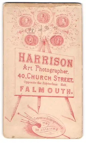 Fotografie Harrison, Falmouth, 40 Church Str., Anschrift des Ateliers auf einer Staffelei