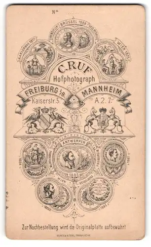 Fotografie C. Ruf, Freiburg i. Br., königliche Wappen und Medaillen mit Anschrift der Ateliers