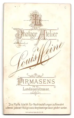 Fotografie Louis Heine, Pirmasens, Mann mit Zigarre