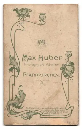 Fotografie Max Huber, Pfarrkirchen, Portrait Frau in schwarzem Kleid