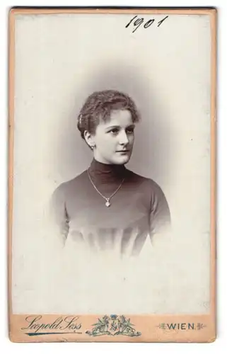 Fotografie Leopold Sess, Wien, Mariahilferstrasse 177, Portrait junge Dame mit Halskette