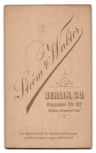 Fotografie Stróm & Walter, Berlin, Köpenickerstr. 102, Portrait Fräulein mit Haarknoten