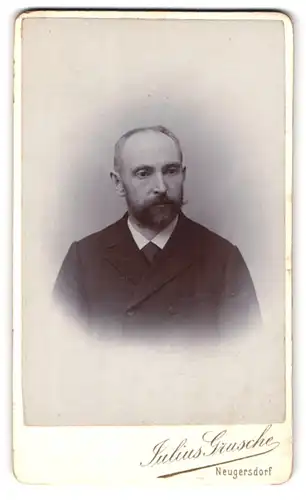 Fotografie Julius Grusche, Neugersdorf, Portrait Herr mit Bart